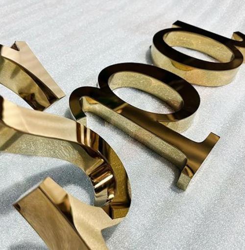 Chữ Inox Vàng Gương Nổi Khối – Tôn Vinh Đẳng Cấp Thương Hiệu