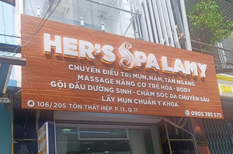  Bảng Hiệu Spa Nền Alu Vân Gỗ - Chữ Đèn Hắt Chân