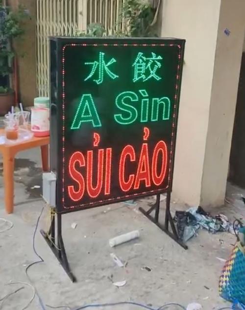 Hộp Đèn Quảng Cáo LED Ruồi Có Chân Đứng – Giải Pháp Quảng Cáo Linh Hoạt, Hiệu Quả Cao