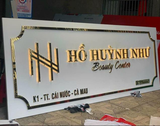 làm bảng hiêu quảng cáo spa làm đẹp đơn giản, chữ alu gương có đèn sáng chân
