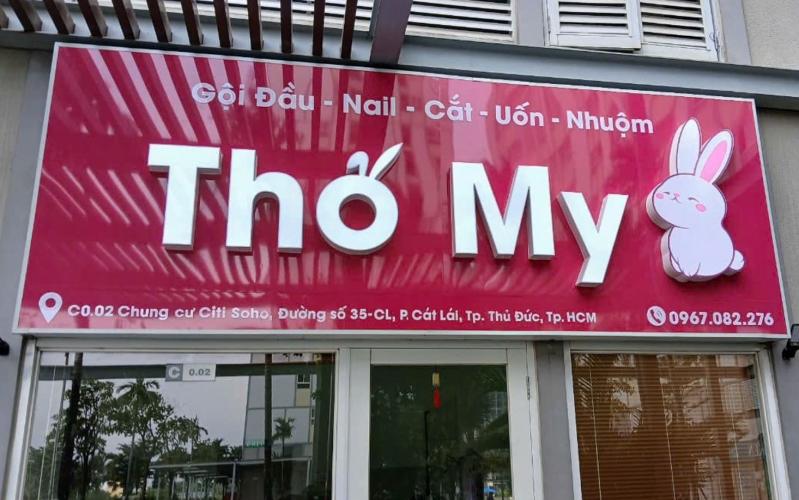 bảng hiệu nail nền bóng chữ nổi khối không đèn đơn giản, giá rẻ.