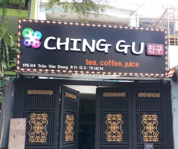 bảng hiệu alu đen có viền led, chứ mica có đèn sáng mặt giá rẻ