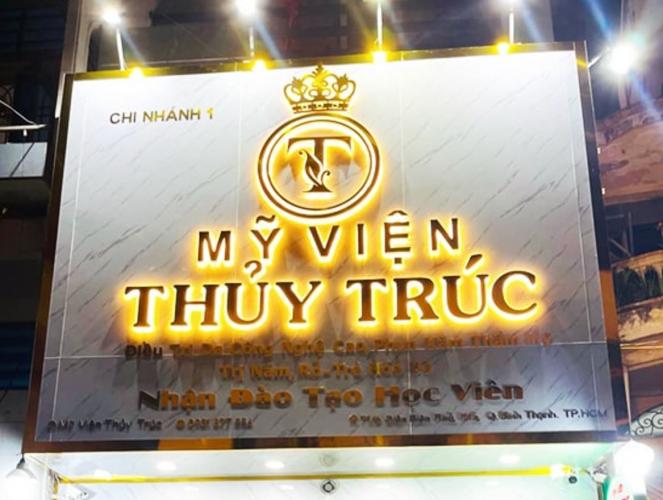 Bảng Hiệu Nền Alu Vân Đá, Chữ Inox Sáng Chân Lắp Đèn Pha - Giải Pháp Quảng Cáo Sang Trọng, Đẳng Cấp Cho Mọi Thương Hiệu